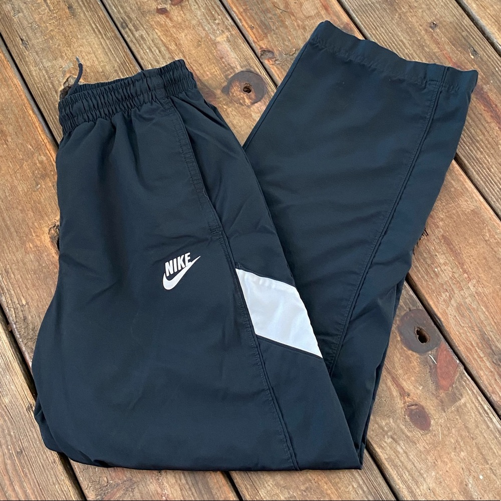 ~Nike~ Men’s black sweatpants with pockets. Size S